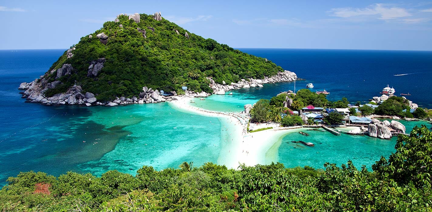 Accommodation in Koh Tao, clear water, divers' paradise